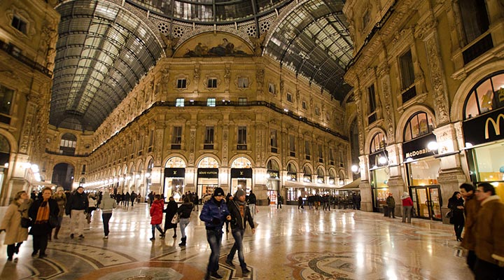 live-italy-milan-vittorio-emanuele-ii-shopping-mall-oldest-in-world
